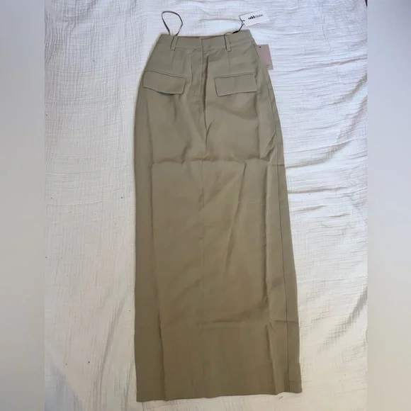 Elegant Beige Halter Maxi Skirt - Picture 3 of 6